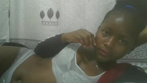 Snapshot of pretty_abella chatting on 02.20.25 abella online show from 02.20.25