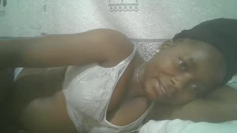 Snapshot of pretty_abella chatting on 02.20.25 abella online show from 02.20.25