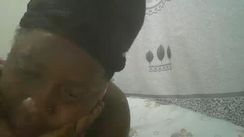 Snapshot of pretty_abella chatting on 02.24.25 abella online show from 02.24.25