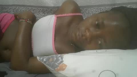 Snapshot of pretty_abella chatting on 02.25.25 abella online show from 02.25.25