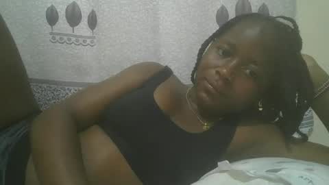 Snapshot of pretty_abella chatting on 03.11.25 abella online show from 03.11.25