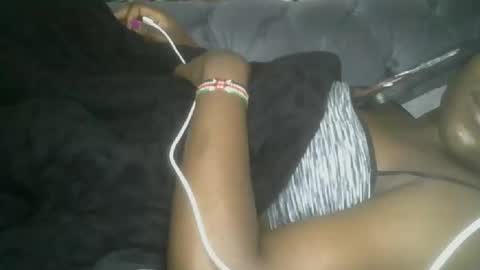 Snapshot of pretty_abella chatting on 09.12.25 abella online show from 09.12.25