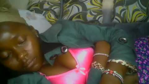 Snapshot of pretty_abella chatting on 09.18.25 abella online show from 09.18.25