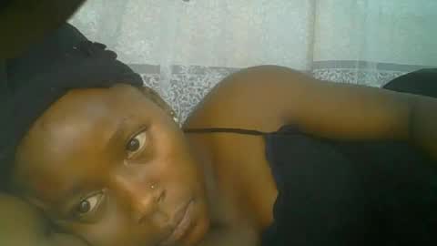 Snapshot of pretty_abella chatting on 10.06.25 abella online show from 10.06.25