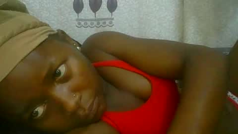 Snapshot of pretty_abella chatting on 10.13.25 abella online show from 10.13.25