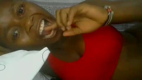 Snapshot of pretty_abella chatting on 10.13.25 abella online show from 10.13.25