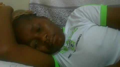 Snapshot of pretty_abella chatting on 10.19.25 abella online show from 10.19.25