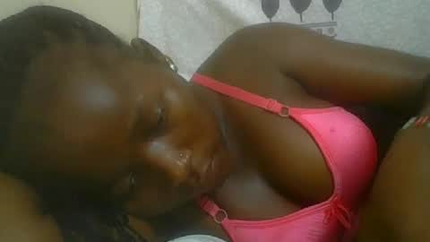 Snapshot of pretty_abella chatting on 10.20.25 abella online show from 10.20.25