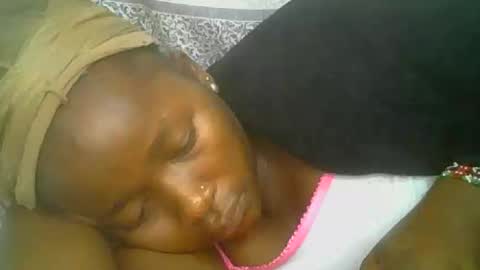 Snapshot of pretty_abella chatting on 10.22.25 abella online show from 10.22.25