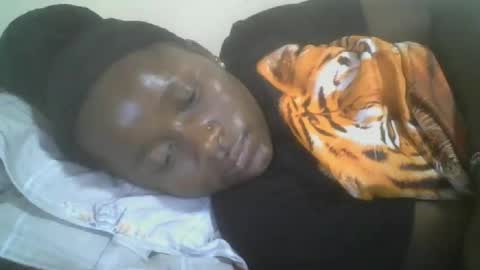 Snapshot of pretty_abella chatting on 10.26.25 abella online show from 10.26.25