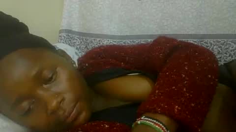 Snapshot of pretty_abella chatting on 10.27.25 abella online show from 10.27.25