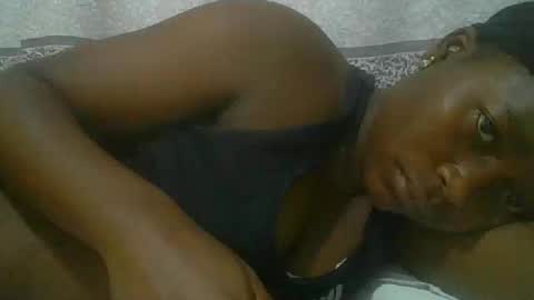 Snapshot of pretty_abella chatting on 10.29.25 abella online show from 10.29.25