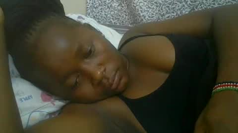 Snapshot of pretty_abella chatting on 10.30.25 abella online show from 10.30.25