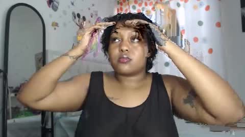 Snapshot of pretty_annah chatting on 10.27.25 Annah online show from 10.27.25