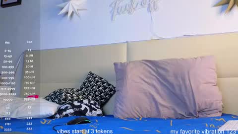 Snapshot of pretty_helga chatting on 12.13.24 pretty_helga online show from 12.13.24