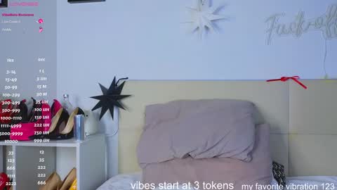 Snapshot of pretty_helga chatting on 02.03.25 pretty_helga online show from 02.03.25