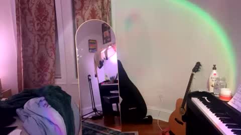 Sophie  online show from 12.16.24