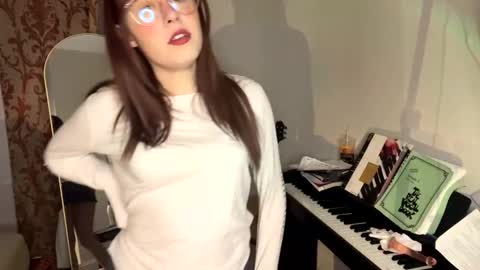 Sophie  online show from 01.14.25