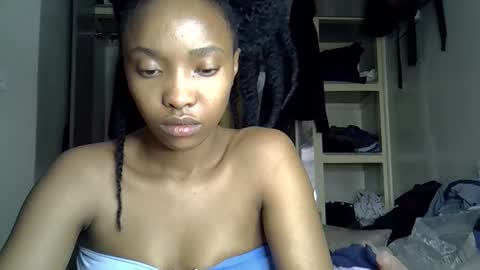 Snapshot of pretty_jazmine chatting on 09.11.25 Jaz online show from 09.11.25