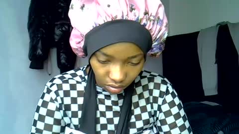 pretty jazminee online show from 06.25.26