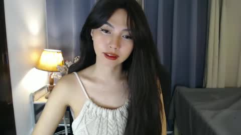 Snapshot of pretty_kimxxx chatting on 12.13.24 Kim online show from 12.13.24