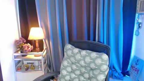 Snapshot of pretty_kimxxx chatting on 10.29.25 Kim online show from 10.29.25