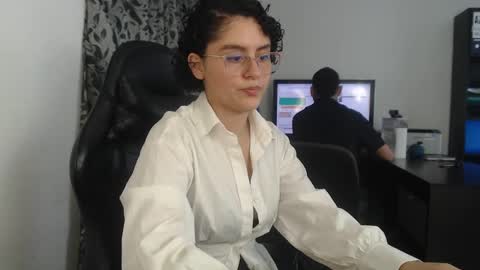 Snapshot of pretty_latina2 chatting on 02.19.25 pretty_latina2 online show from 02.19.25