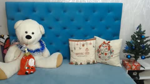 Snapshot of pretty_malika chatting on 01.07.25 pretty_malika online show from 01.07.25