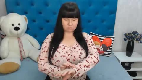 Snapshot of pretty_malika chatting on 02.10.25 pretty_malika online show from 02.10.25