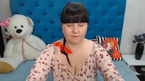 Snapshot of pretty_malika chatting on 02.20.25 pretty_malika online show from 02.20.25