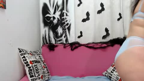 Snapshot of pretty_malika chatting on 10.29.25 pretty_malika online show from 10.29.25