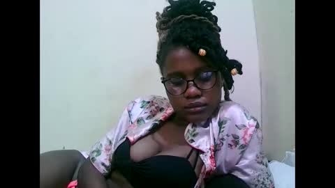 Snapshot of pretty_mellan chatting on 01.30.25 pretty_mellan online show from 01.30.25