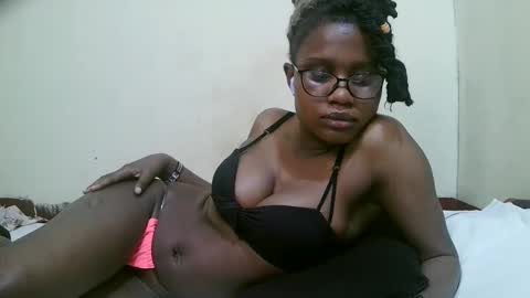 Snapshot of pretty_mellan chatting on 01.30.25 pretty_mellan online show from 01.30.25