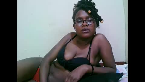 Snapshot of pretty_mellan chatting on 02.01.25 pretty_mellan online show from 02.01.25