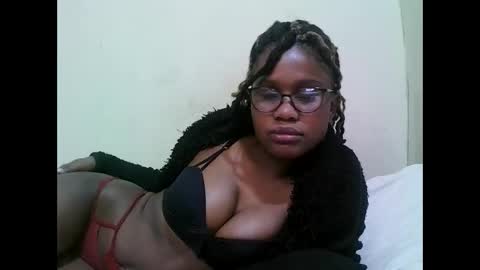 Snapshot of pretty_mellan chatting on 02.06.25 pretty_mellan online show from 02.06.25