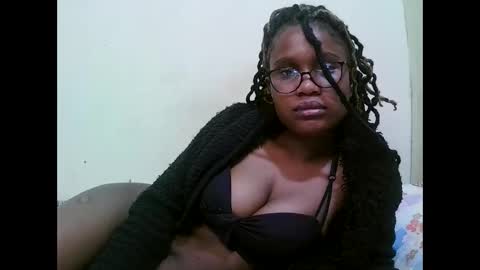 Snapshot of pretty_mellan chatting on 02.07.25 pretty_mellan online show from 02.07.25