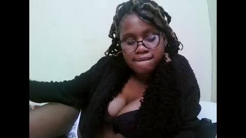 Snapshot of pretty_mellan chatting on 02.07.25 pretty_mellan online show from 02.07.25