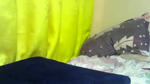 Snapshot of pretty_moh chatting on 11.02.25 Moh online show from 11.02.25