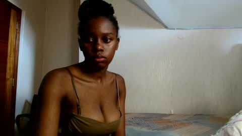 Snapshot of pretty_nyra chatting on 06.19.26 Nyra online show from 06.19.26