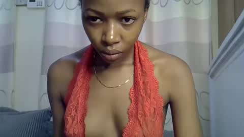 pretty_petite24 online show from 01.04.25