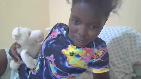 Snapshot of pretty_petite_ebony chatting on 01.06.25 pretty_petite_ebony online show from 01.06.25