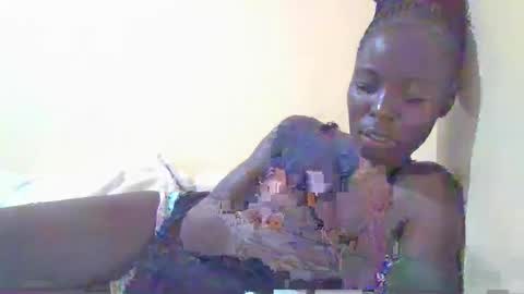 Snapshot of pretty_petite_ebony chatting on 01.20.25 pretty_petite_ebony online show from 01.20.25
