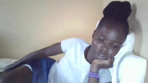 Snapshot of pretty_petite_ebony chatting on 01.27.25 pretty_petite_ebony online show from 01.27.25