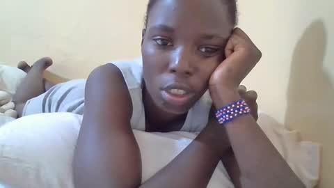 Snapshot of pretty_petite_ebony chatting on 03.03.25 pretty_petite_ebony online show from 03.03.25