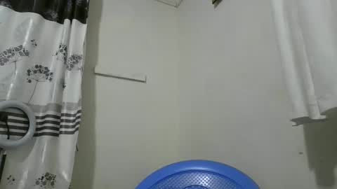 Snapshot of pretty_petite_ebony chatting on 11.17.25 pretty_petite_ebony online show from 11.17.25