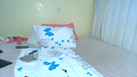 Essy online show from 04.14.26