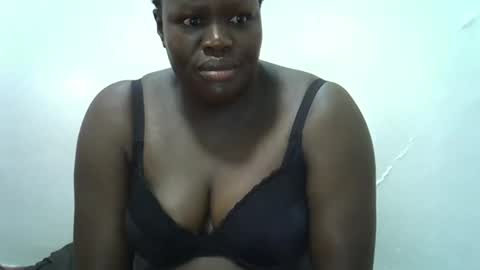 Snapshot of pretty_suzzy chatting on 10.26.25 sexy pie online show from 10.26.25