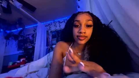 Snapshot of prettyblackgal chatting on 02.01.26 prettyblackgal online show from 02.01.26