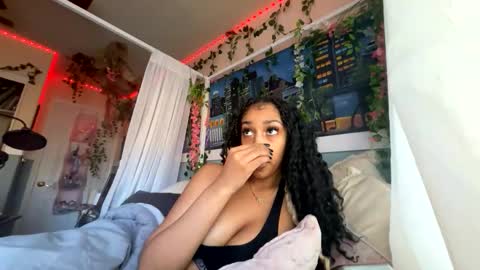 Snapshot of prettyblackgal chatting on 02.12.26 prettyblackgal online show from 02.12.26