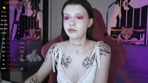 Snapshot of prettybones chatting on 01.02.25 Violet online show from 01.02.25